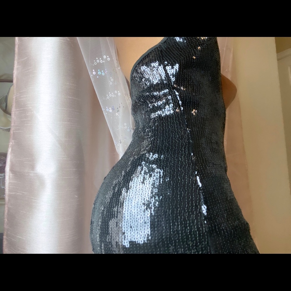 Black sequence midi dress